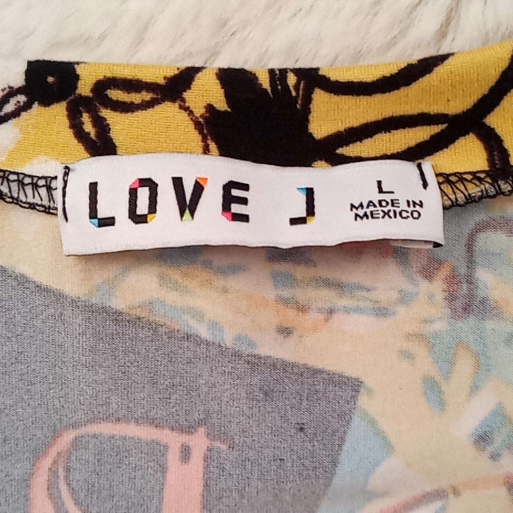 Love Jay graffiti print full slitted sides T-shirt - Picture 2 of 4